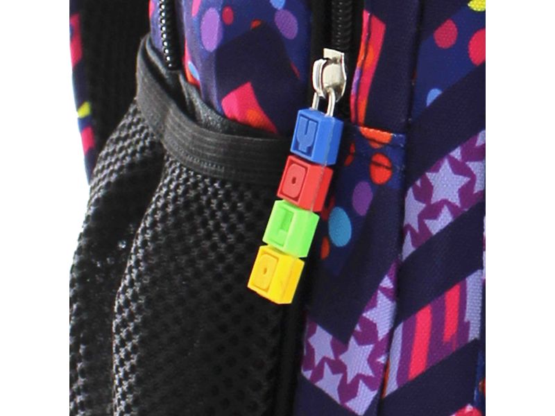 Mochila-Juvenil-Yolo-Compartimiento-Interno-para-Laptop-con-Malla-en-los-Laterales-para-llevar-Botella-Color-Negro-con-Morado-6-55684