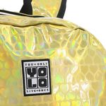 Mochila-Juvenil-Yolo-con-Compartimiento-Principal-y-Bolsillo-Peque-o-al-Frente-Color-Dorado-4-55688