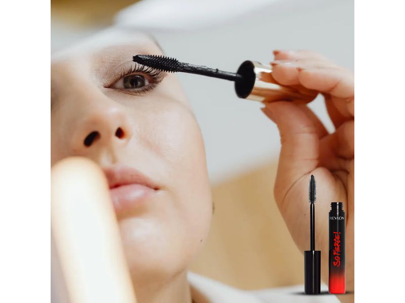 Mascara-Revlon-Sofierce-Color-Negro-A-Prueba-De-Agua-5-50570