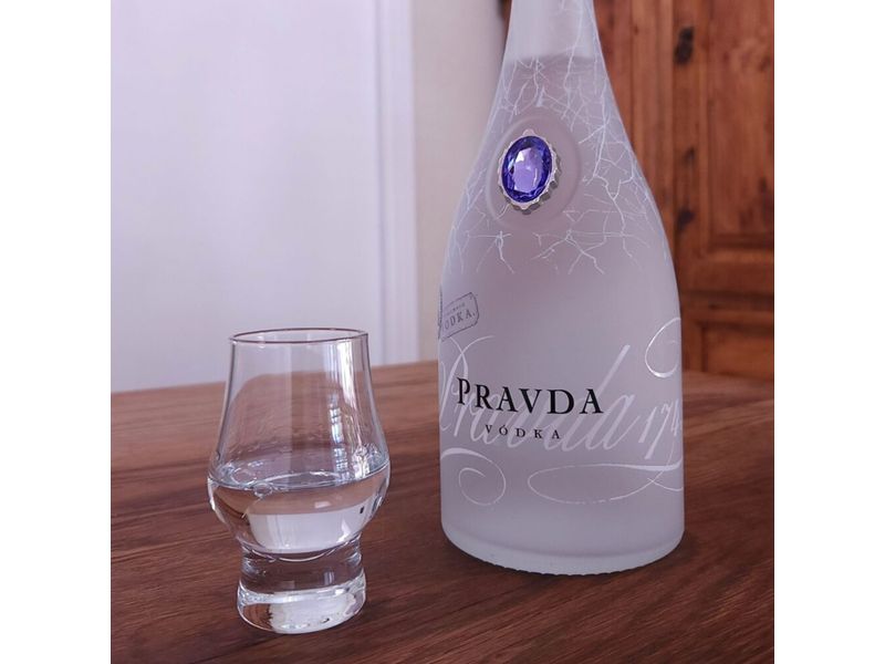 Vodka-Pravda-Premium-750-Ml-4-8097