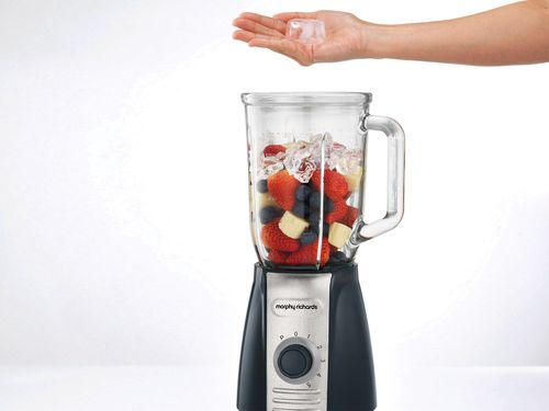 Licuadora Morphy Richards negra con 500 watts de potencia